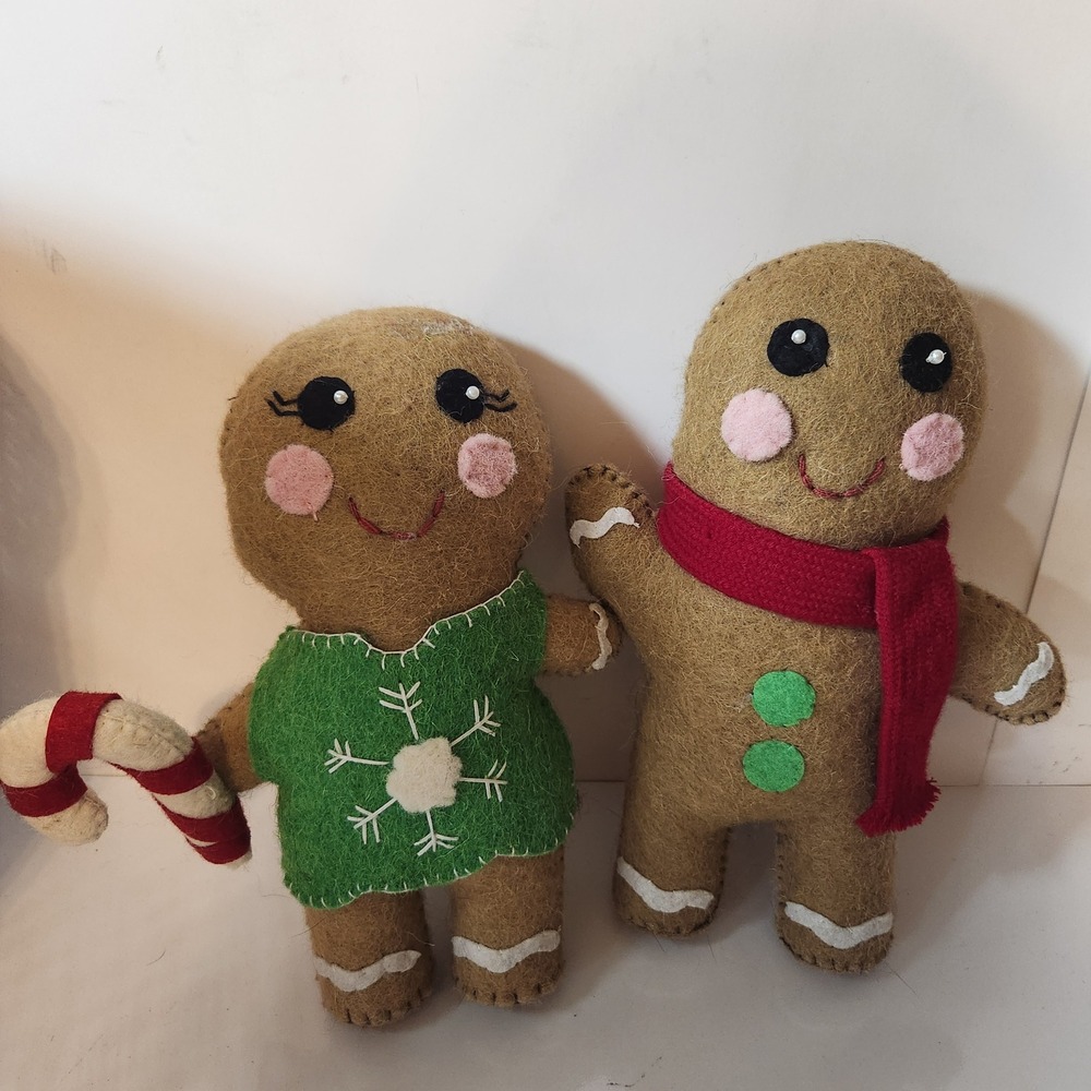 Hallmark better together Felt Gingerbread Man and‎ Woman Christmas Plush Holiday
